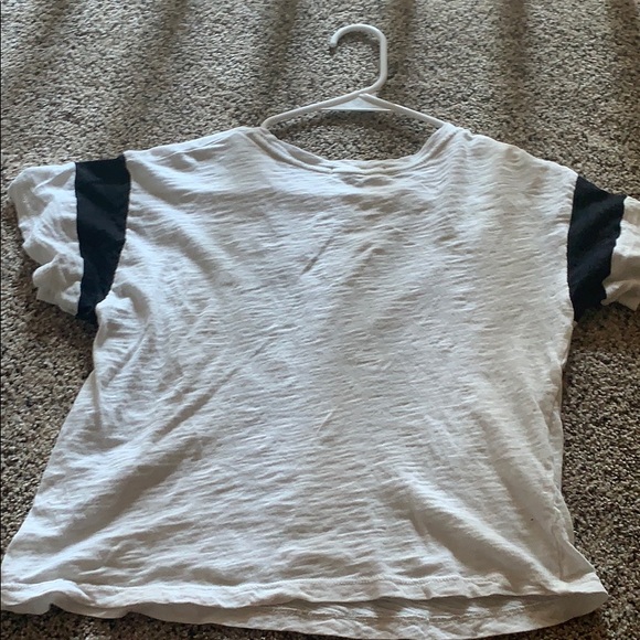 A black and White crop top - Picture 2 of 2